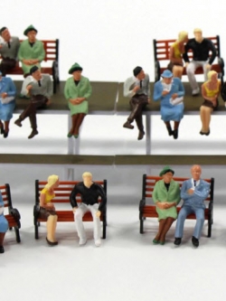 คนนั่ง สเกล 1:48 คละแบบ 24 ตัว