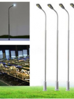 เสาไฟโลหะ สีเงิน 6.5 โวลต์ สูง 10 ซ.ม. / ชุด 5 ต้น (พรีเมี่ยม)