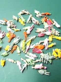 คน สเกล 1:150 คละแบบ / 100 ตัว (พรีเมี่ยม)