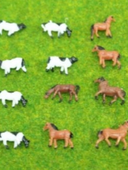 วัว + ม้า คละแบบ (สเกล 1:160) / ชุด 10 ตัว