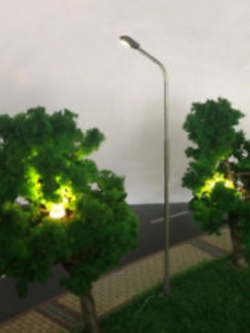 เสาไฟโลหะ 3V สูง 11 ซ.ม. (สเกล 1:100) / 5 ต้น