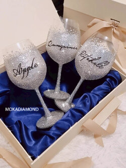 แก้วไวน์ติดเพชร (ใส่ชื่อได้)