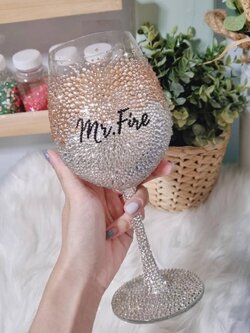 แก้วไวน์ติดเพชร สั่งทำตามแบบ