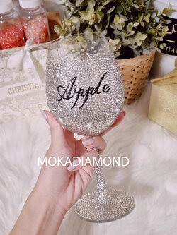 แก้วไวน์ติดเพชร