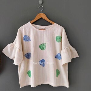 เสื้อ Size F อก 38-42 นิ้ว ยาว 22 นิ้ว เนื้อผ้าคอตตอนมีเทกเจอร์ ลวดลายใบไม้พิมพ์ด้วยมือ