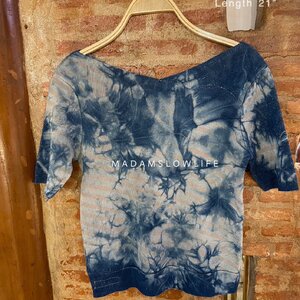 เสื้อนิตติ้งย้อมครามแฟชั่นคอทรงวี