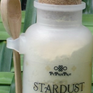 STAR DUST ผงสมุนไพรสำหรับพอกหน้า Herbal Powder for Face Mask