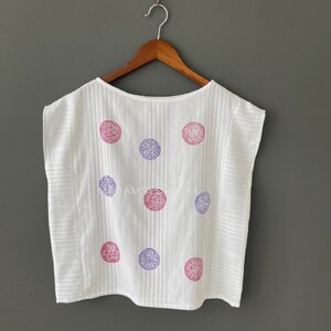 เสื้อผู้หญิง Size :S Size :L งานพิมพ์มือจากบล็อคไม้โดยใช้สีปลอดสารพิษ